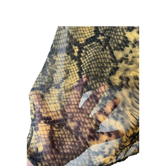 ASO Sheer V Neck Yellow Black Curved Hem Snakeprint Blouse byEightyEight Size S - Picture 9 of 14